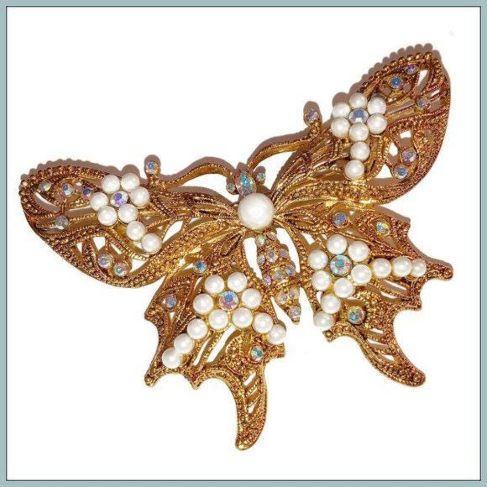 Gorgeous Large‎ Butterfly Brooch